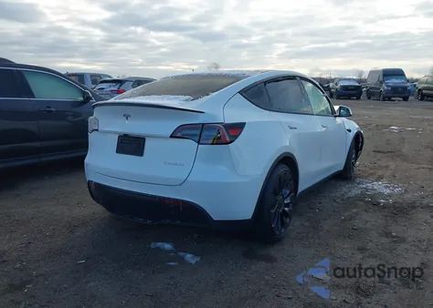 2023 Tesla Model Y Performance Dual Motor All-Wheel Drive z USA, uszkodzony, nr VIN 7SAYGDEF2PF832425